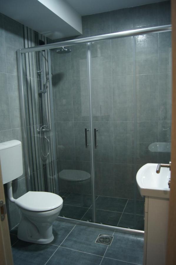 Apartman Una Сремски Карловци Екстериор снимка