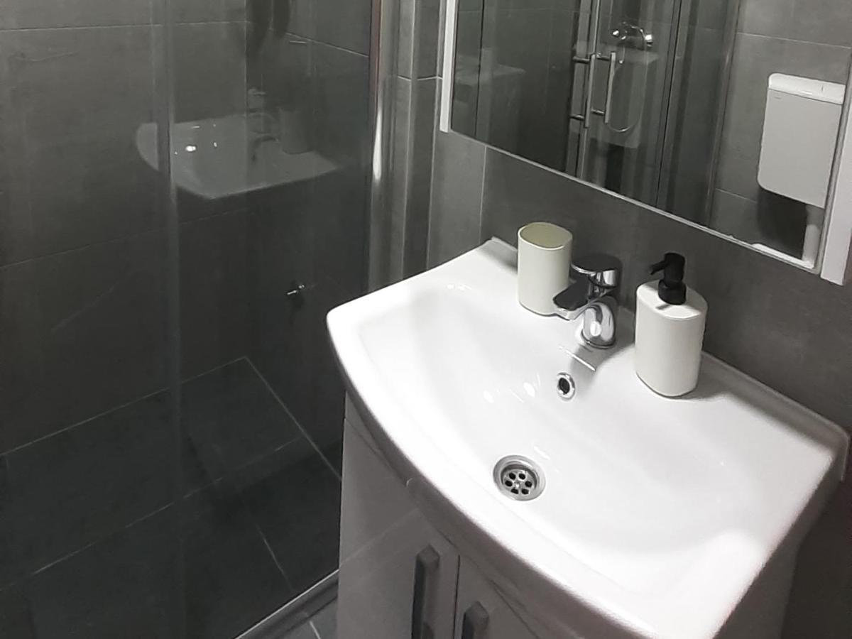 Apartman Una Сремски Карловци Екстериор снимка